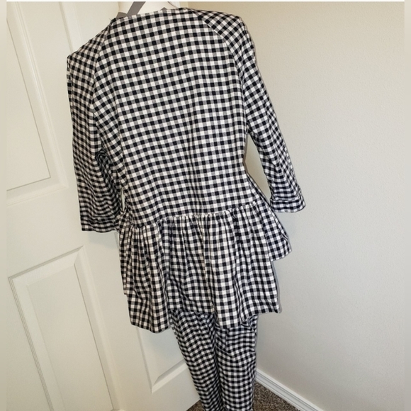 Victoria Beckham top and pant set. - Picture 4 of 6